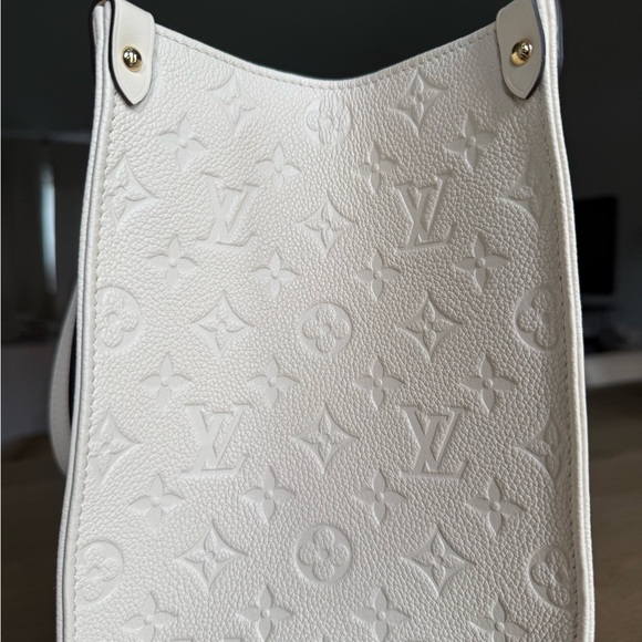 FLAWLESS Louis Vuitton On the Go GM Cream Empreinte Leather - Picture 15 of 15